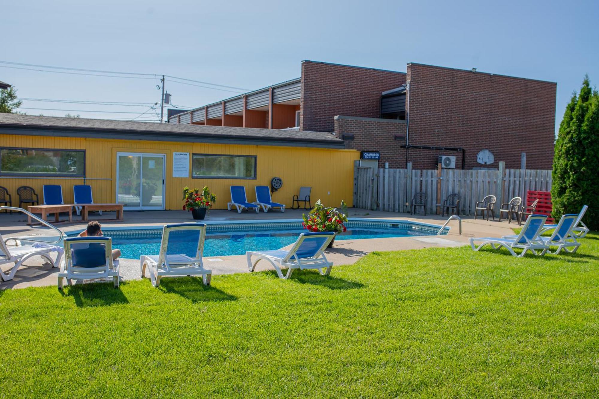 Complexe Hotelier Escoumins Les Escoumins Buitenkant foto