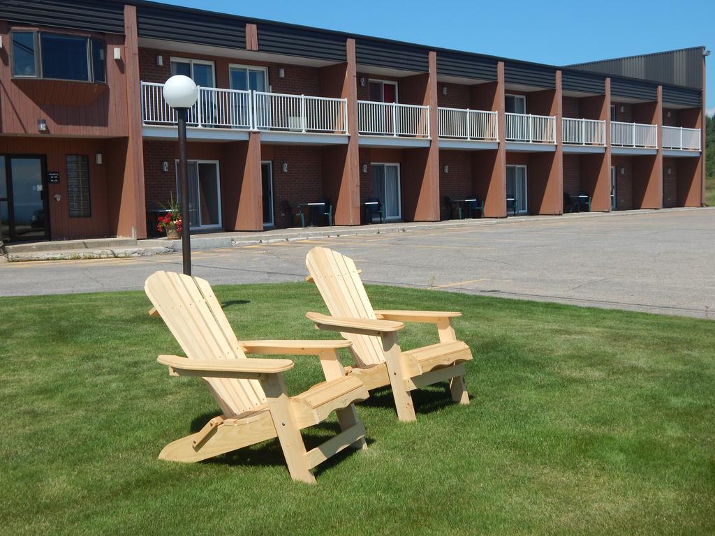 Complexe Hotelier Escoumins Les Escoumins Buitenkant foto